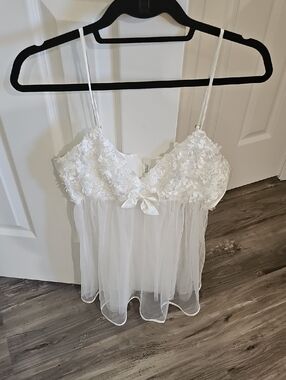 Flora Nikrooz White Floral Lace & Mesh Camisole
